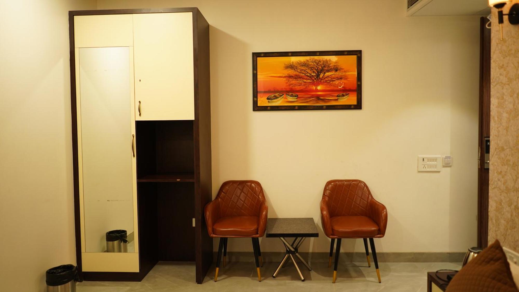 Hotel Silver Pearl Aligarh Exterior photo